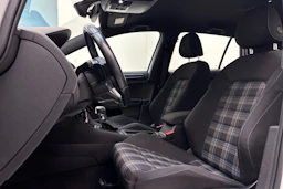 valkoinen Volkswagen Golf 2018 kuva 11.
