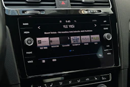 valkoinen Volkswagen Golf 2018 kuva 16.