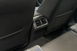 valkoinen Volkswagen Golf 2018 kuva 23.