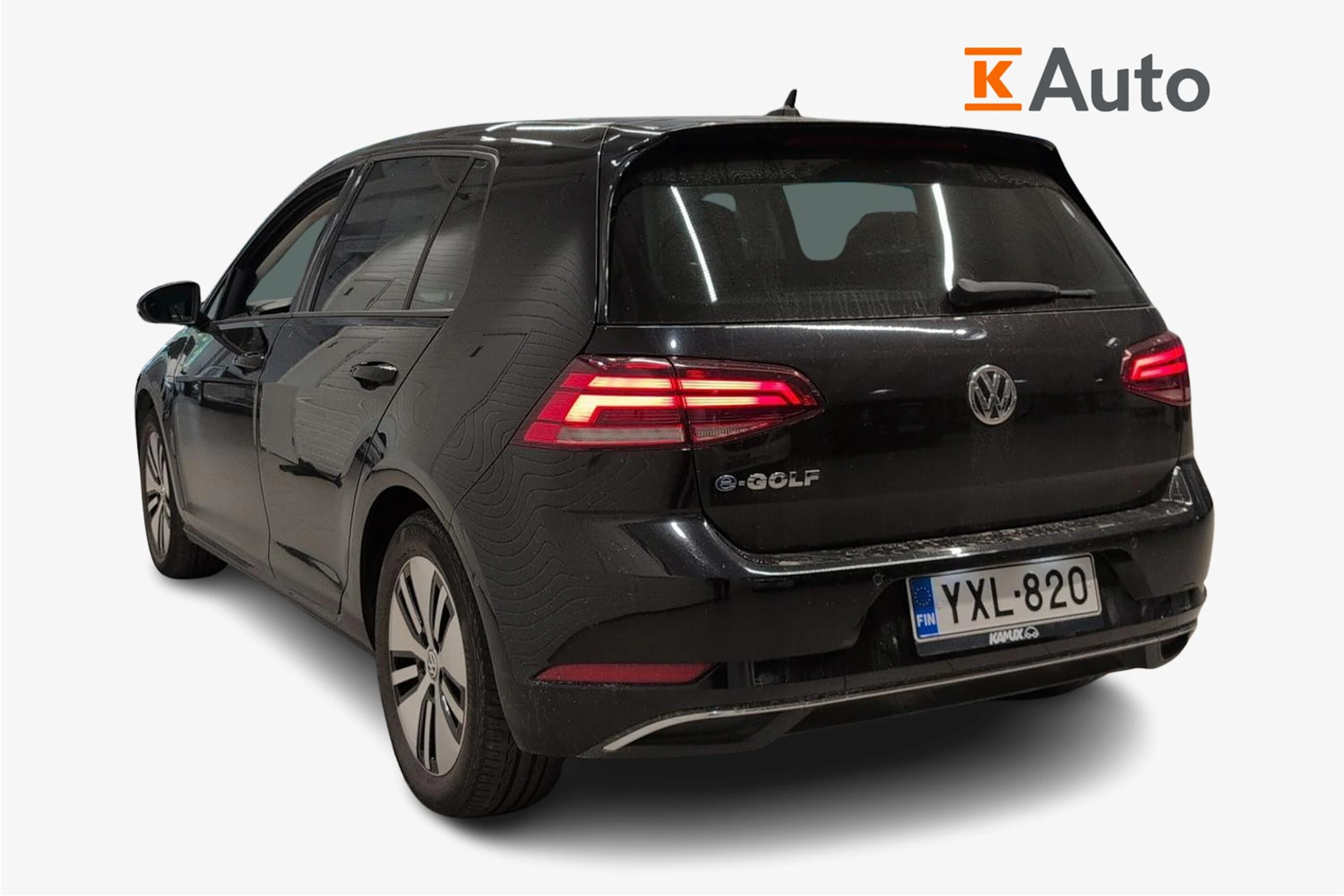 musta Volkswagen Golf 2018 kuva 2.