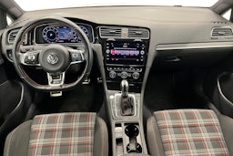 valkoinen Volkswagen Golf 2018 kuva 9.