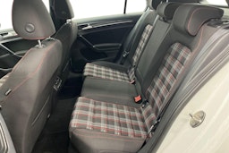 valkoinen Volkswagen Golf 2018 kuva 10.