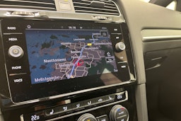 valkoinen Volkswagen Golf 2018 kuva 16.