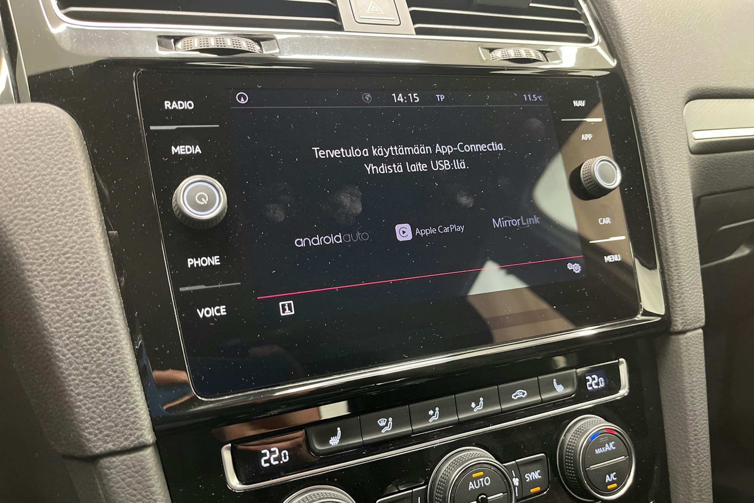valkoinen Volkswagen Golf 2018 kuva 17.