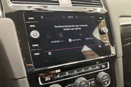 valkoinen Volkswagen Golf 2018 kuva 17.