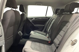 Valkoinen Volkswagen GOLF 2018 kuva 10.