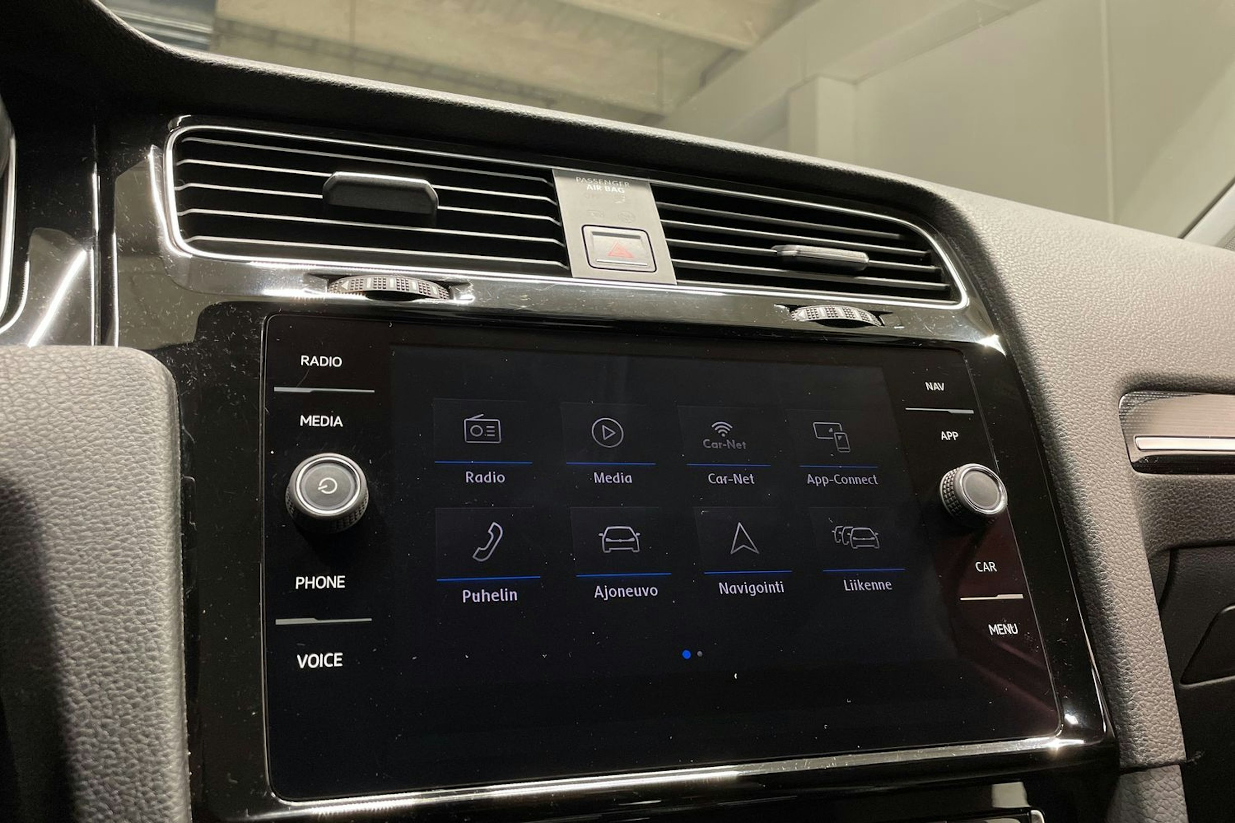 Valkoinen Volkswagen GOLF 2018 kuva 17.