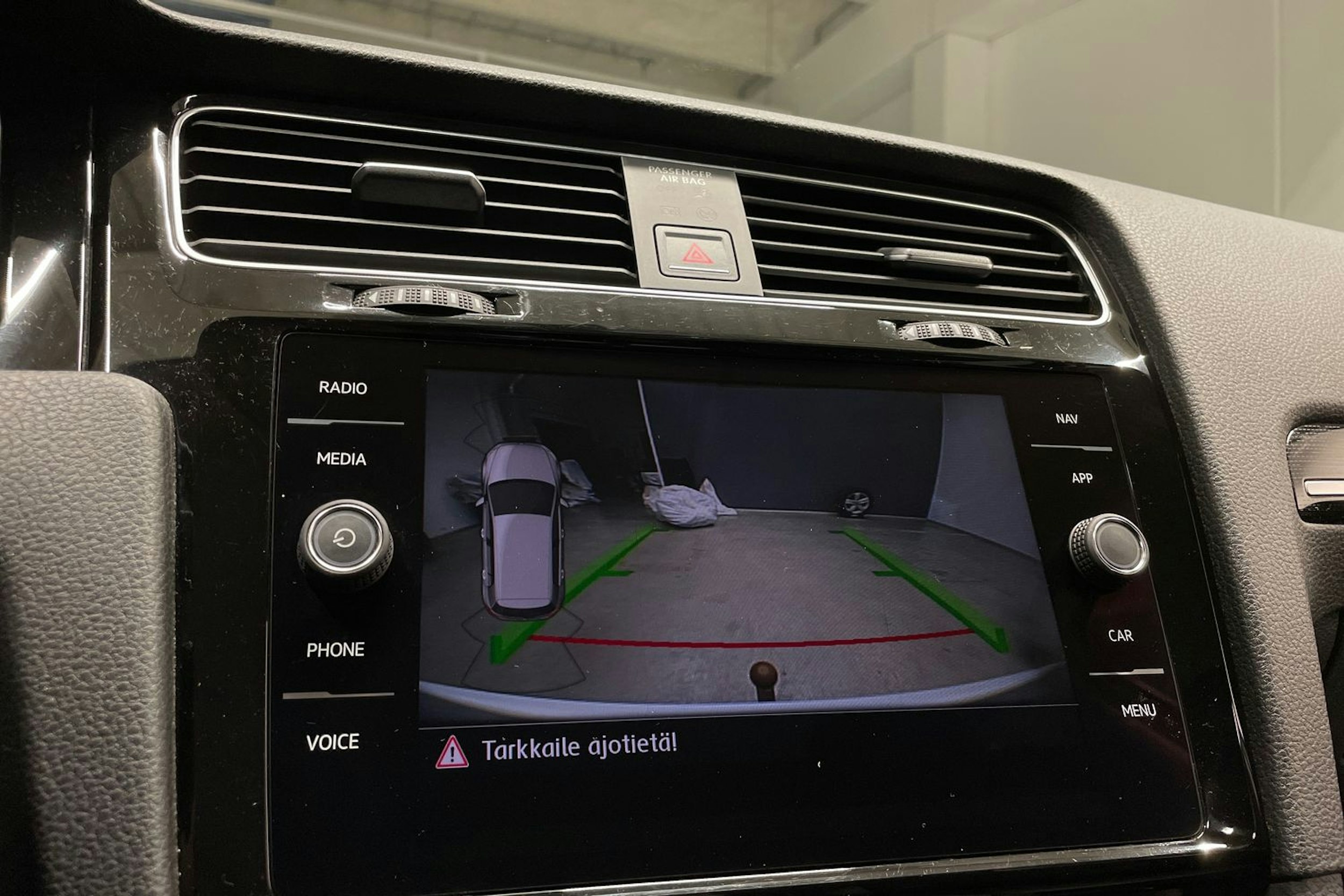 Valkoinen Volkswagen GOLF 2018 kuva 22.
