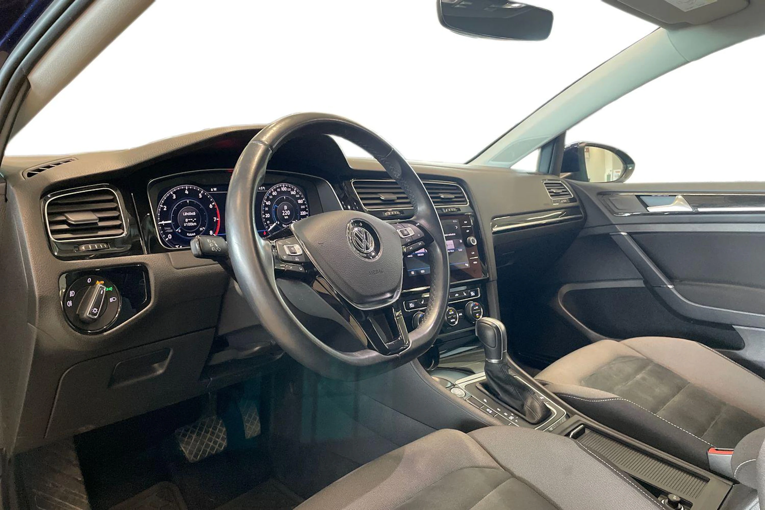 sininen Volkswagen Golf 2018 kuva 6.