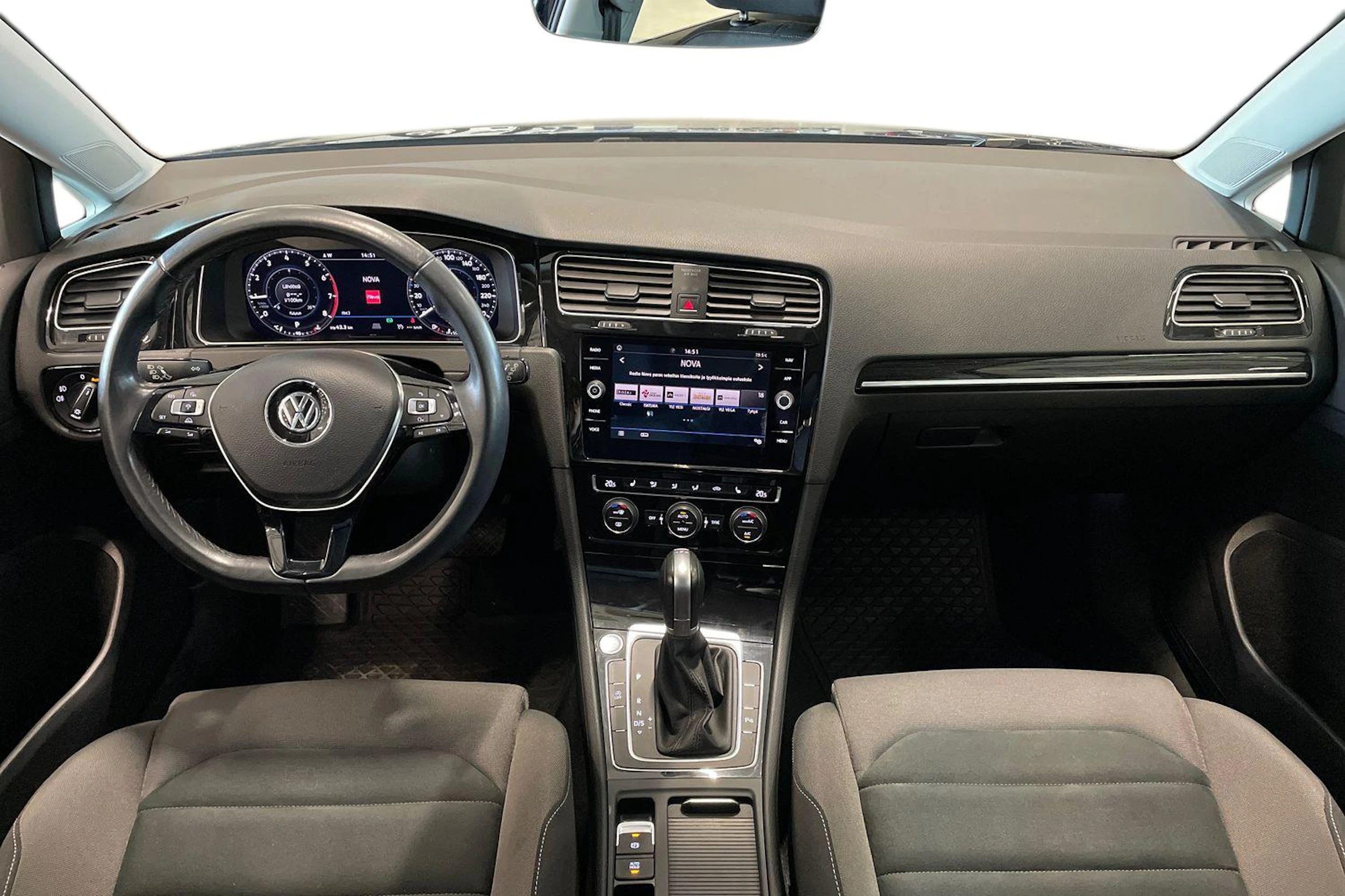 sininen Volkswagen Golf 2018 kuva 7.