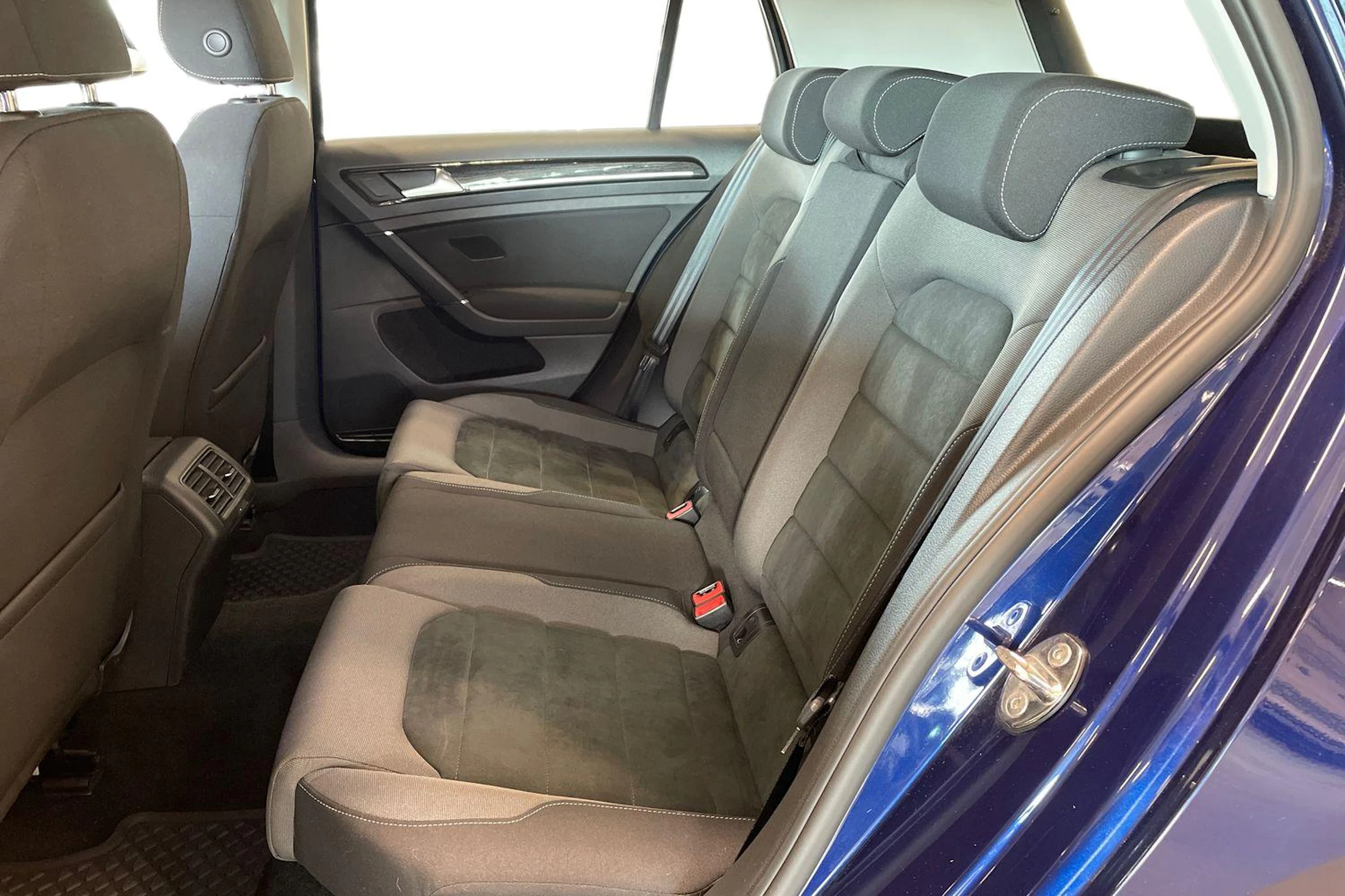 sininen Volkswagen Golf 2018 kuva 8.