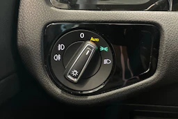 sininen Volkswagen Golf 2018 kuva 15.
