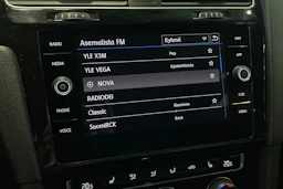 sininen Volkswagen Golf 2018 kuva 17.