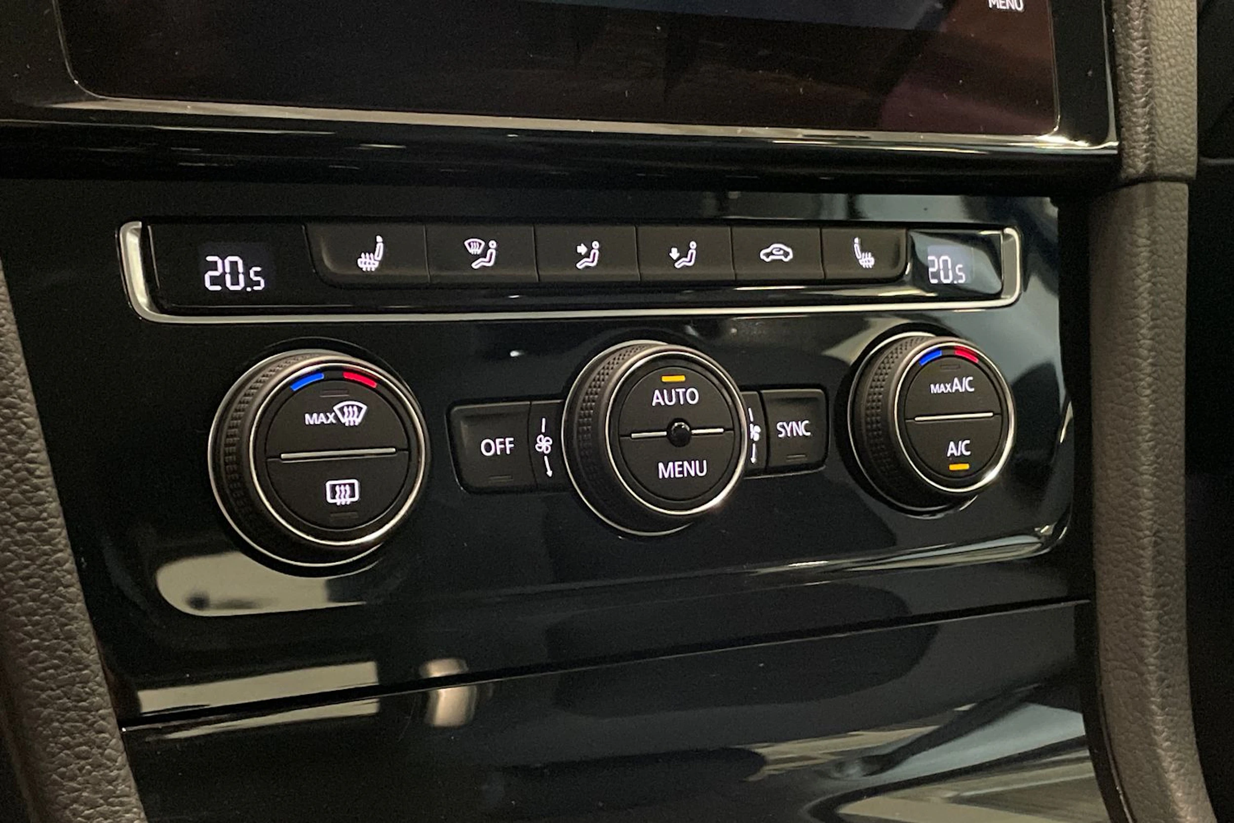 sininen Volkswagen Golf 2018 kuva 24.