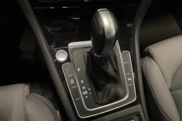 sininen Volkswagen Golf 2018 kuva 25.
