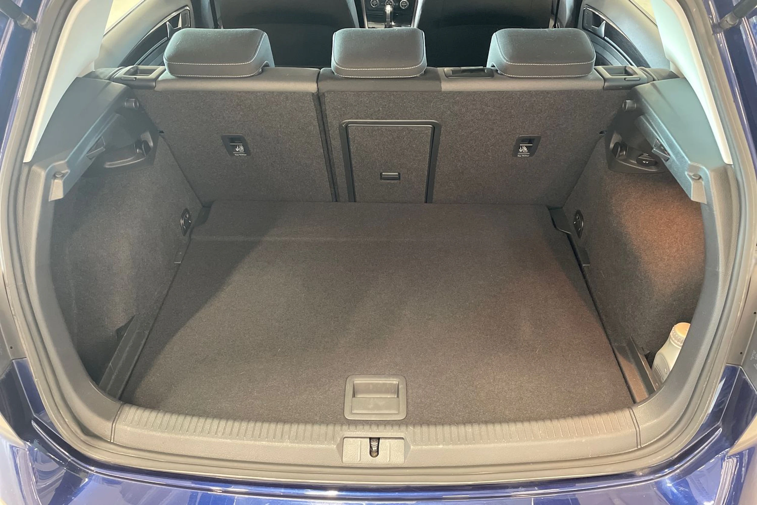 sininen Volkswagen Golf 2018 kuva 28.