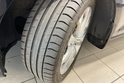 Musta Volkswagen GOLF 2018 kuva 10.