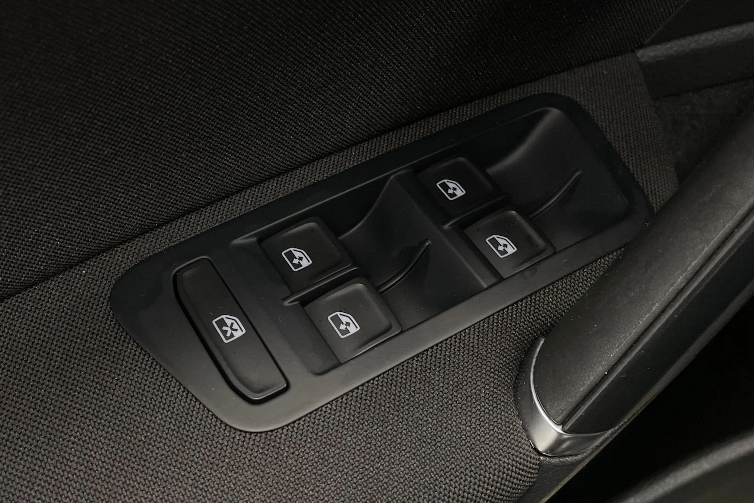 Musta Volkswagen GOLF 2018 kuva 11.