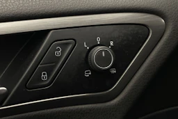 Musta Volkswagen GOLF 2018 kuva 12.