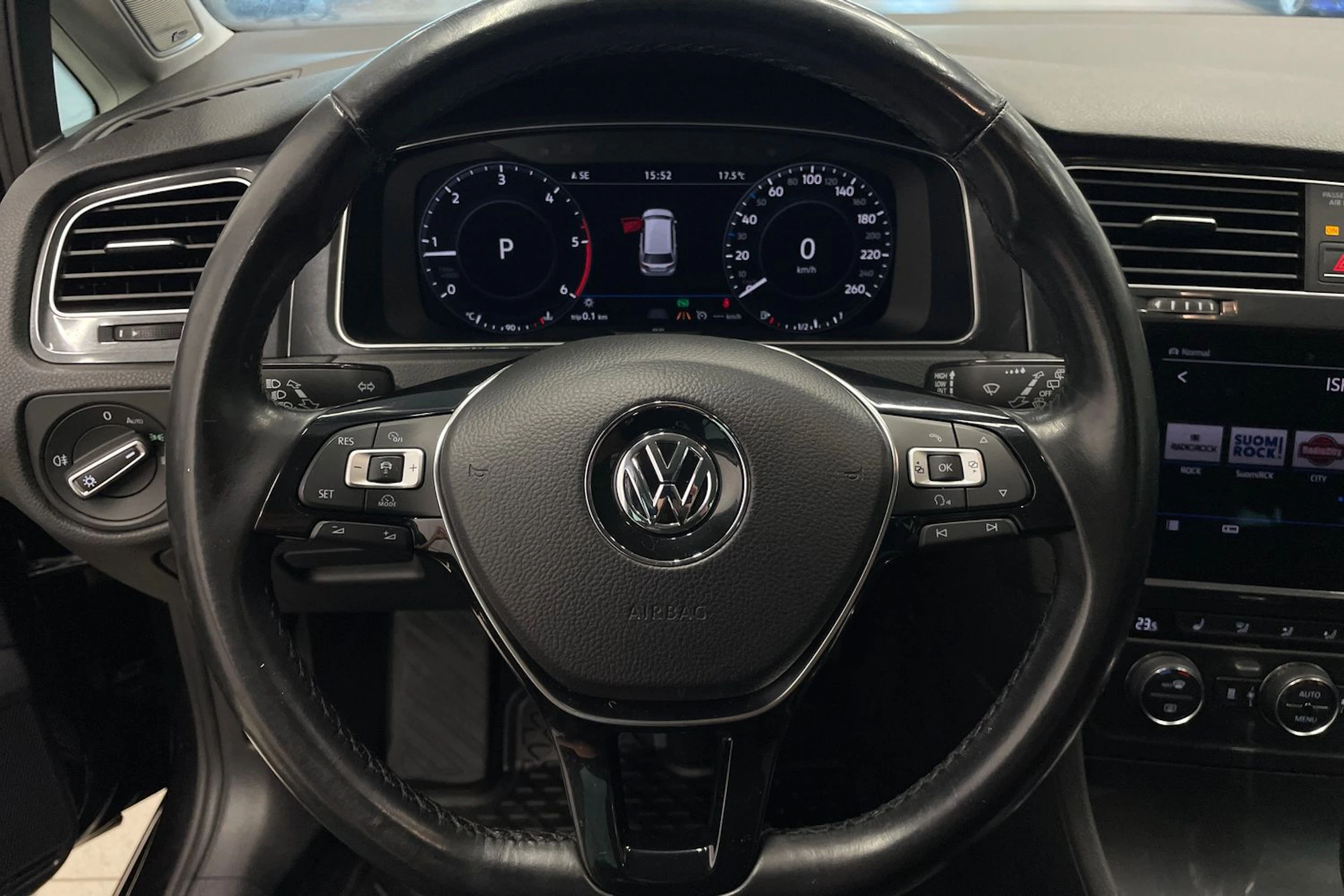 Musta Volkswagen GOLF 2018 kuva 13.