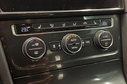 Musta Volkswagen GOLF 2018 kuva 18.