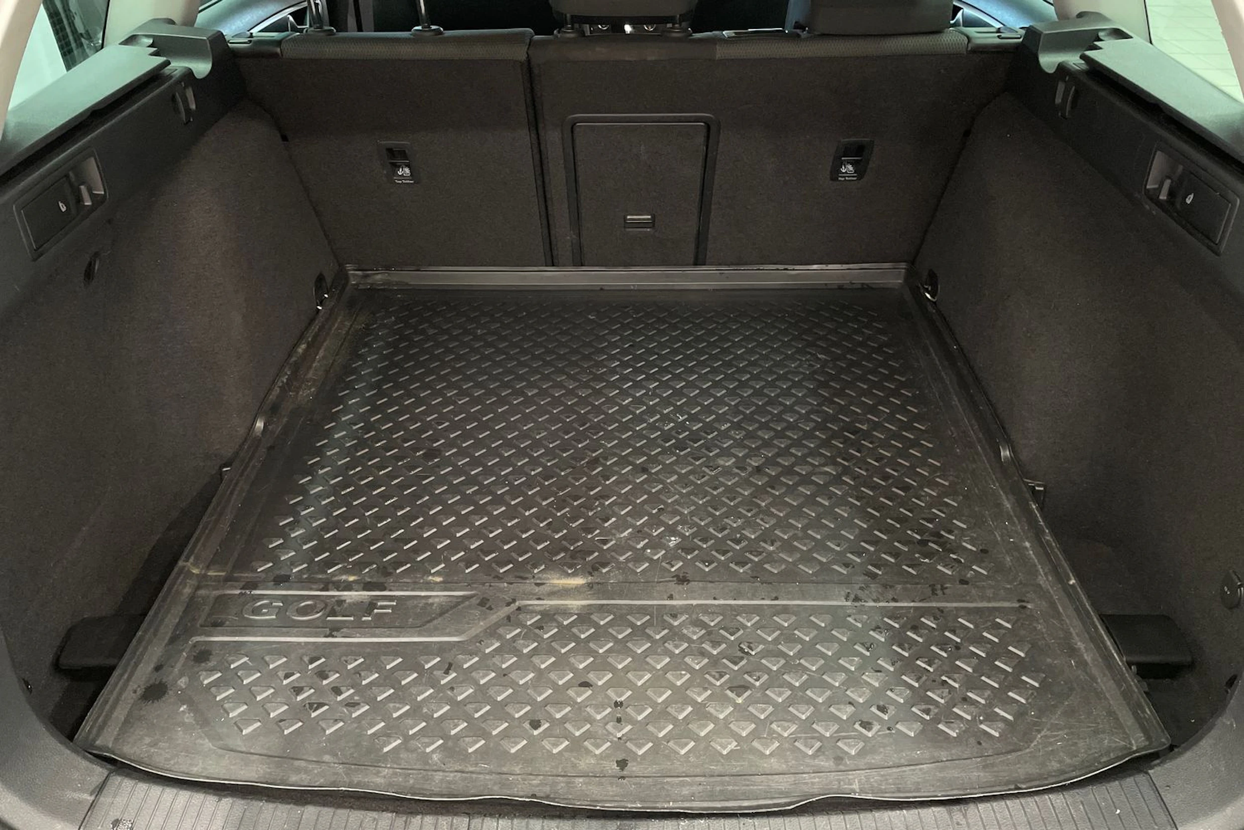 Musta Volkswagen GOLF 2018 kuva 23.