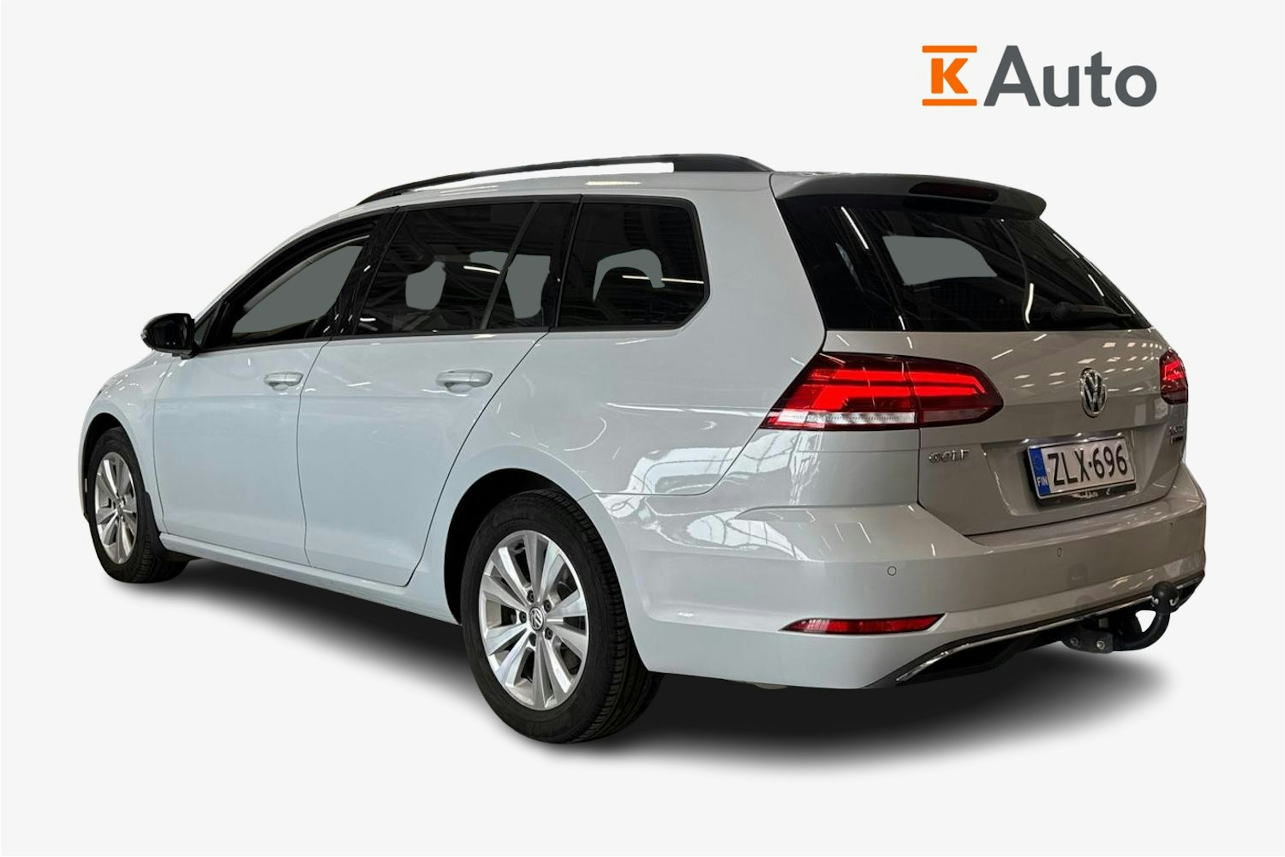 valkoinen Volkswagen Golf 2018 kuva 2.
