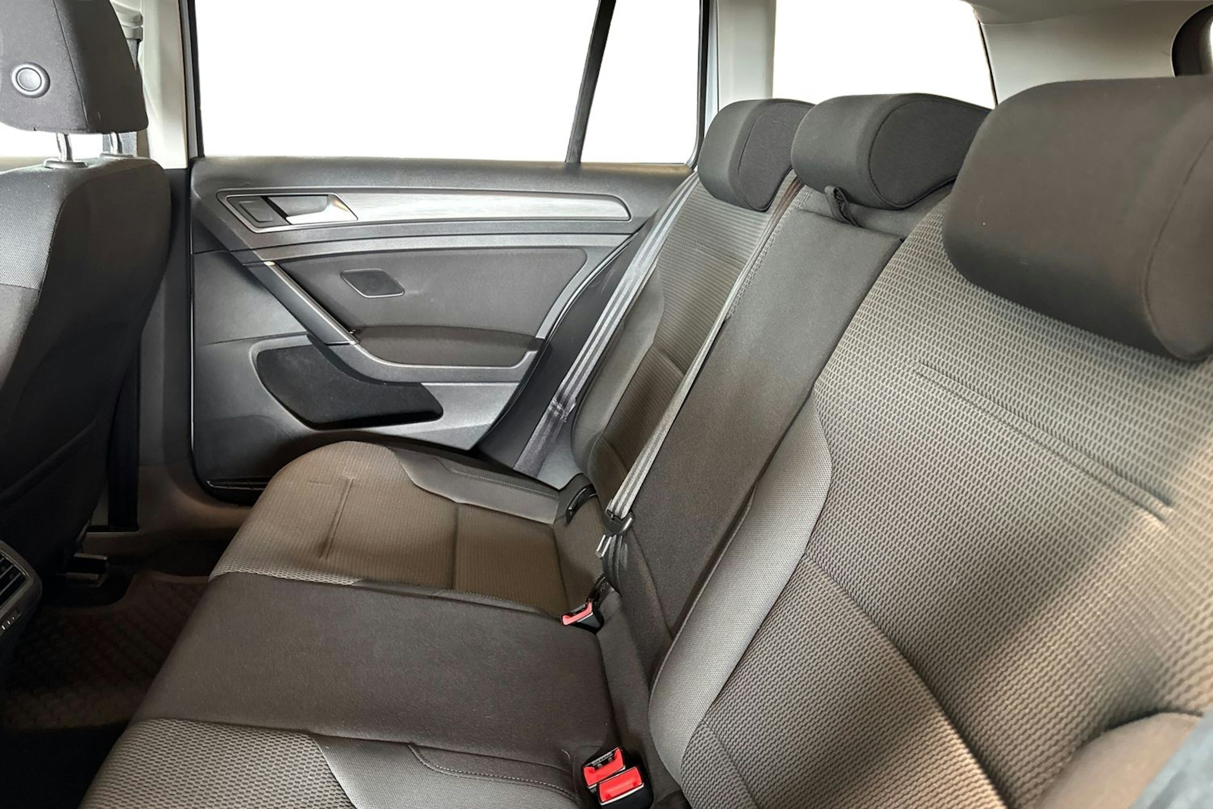 valkoinen Volkswagen Golf 2018 kuva 10.