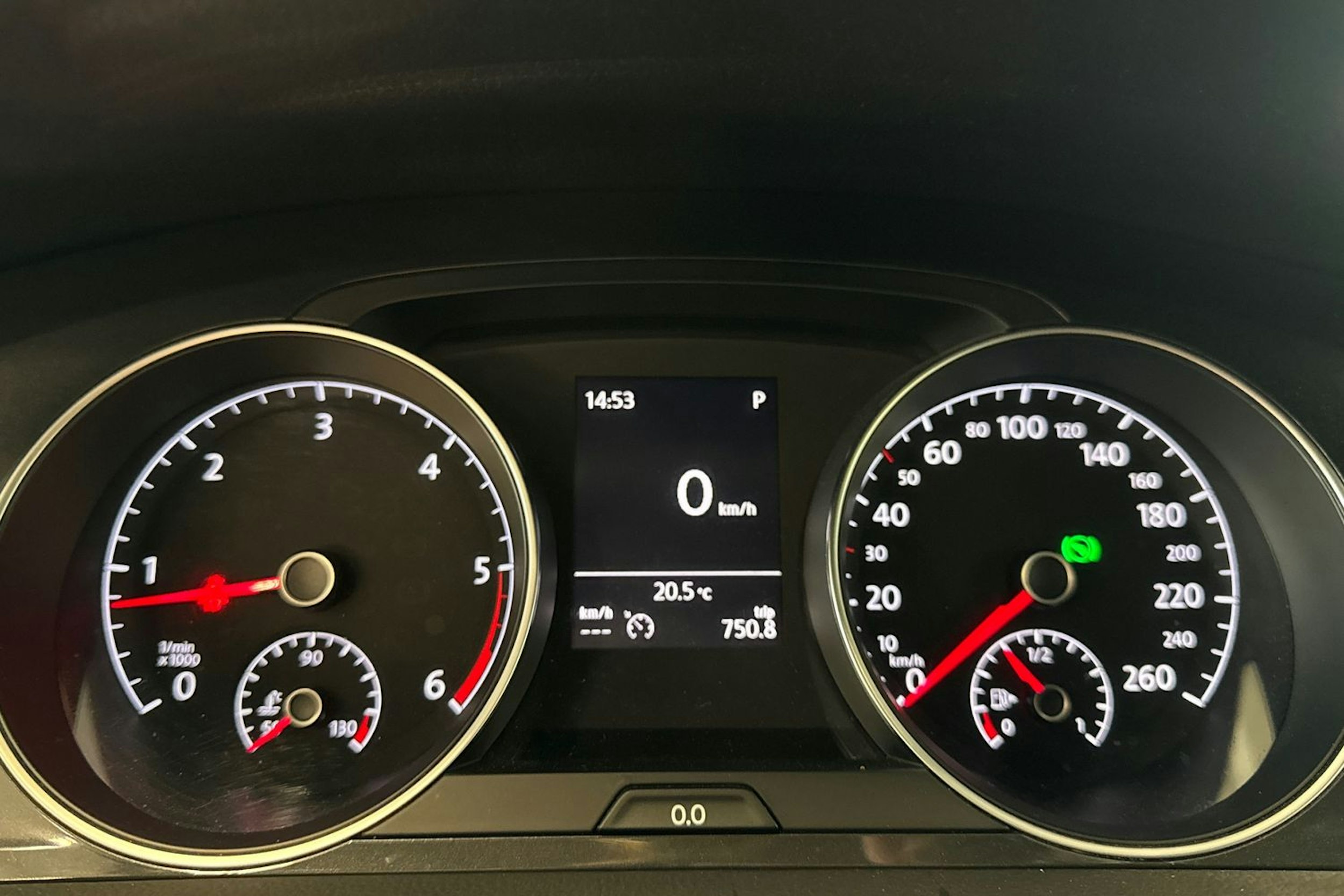 valkoinen Volkswagen Golf 2018 kuva 14.