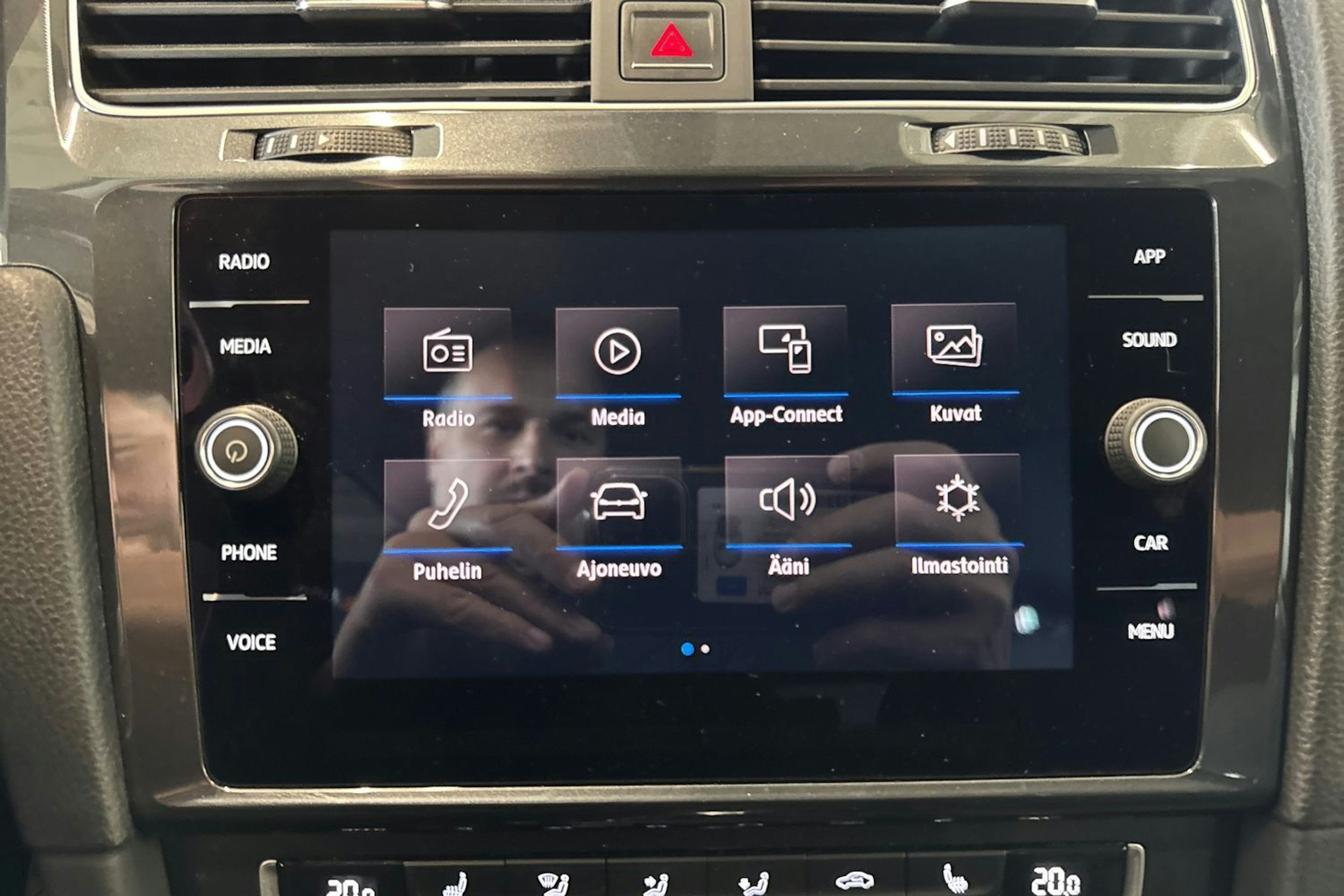 valkoinen Volkswagen Golf 2018 kuva 15.