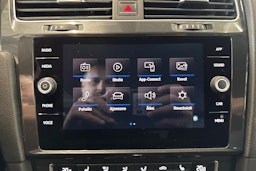 valkoinen Volkswagen Golf 2018 kuva 15.