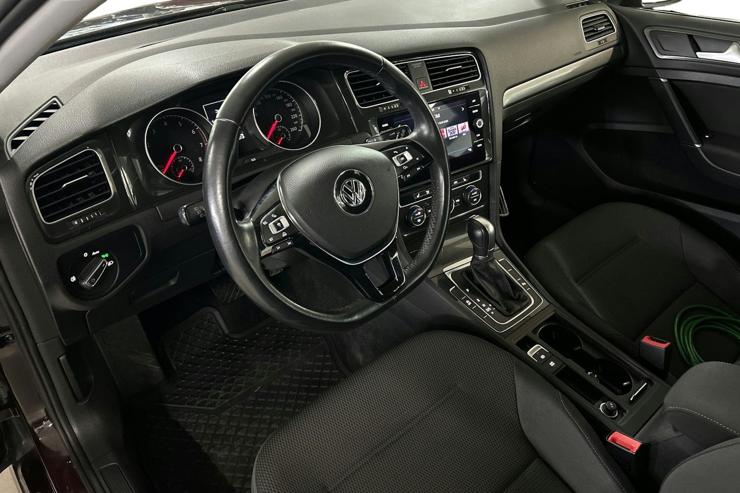 Musta Volkswagen GOLF 2018 kuva 7.