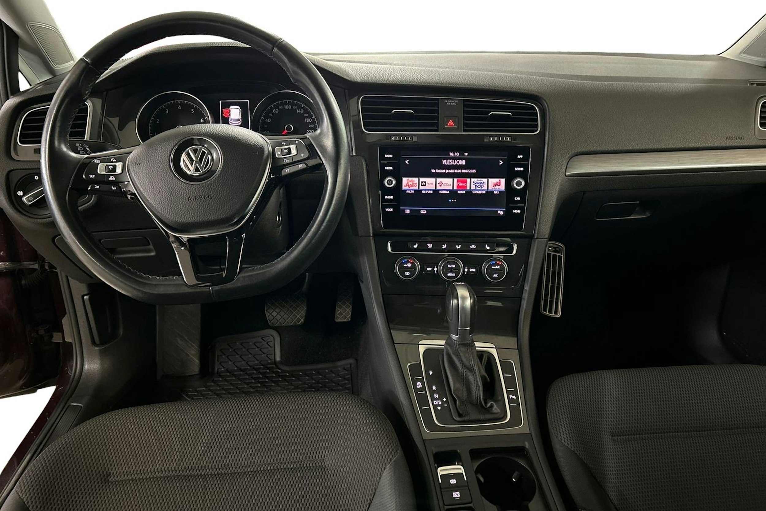Musta Volkswagen GOLF 2018 kuva 9.