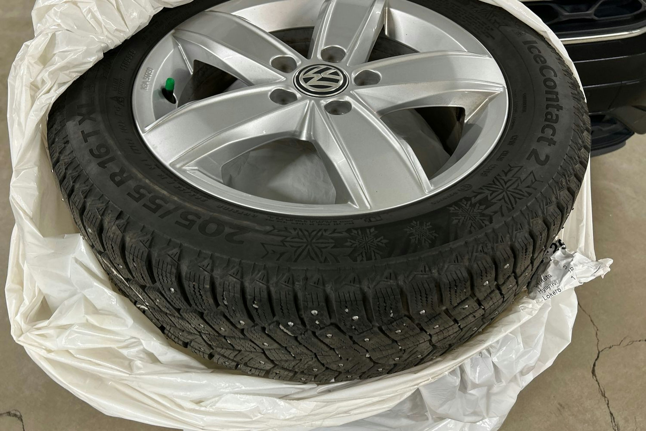 Musta Volkswagen GOLF 2018 kuva 13.