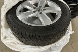 Musta Volkswagen GOLF 2018 kuva 13.
