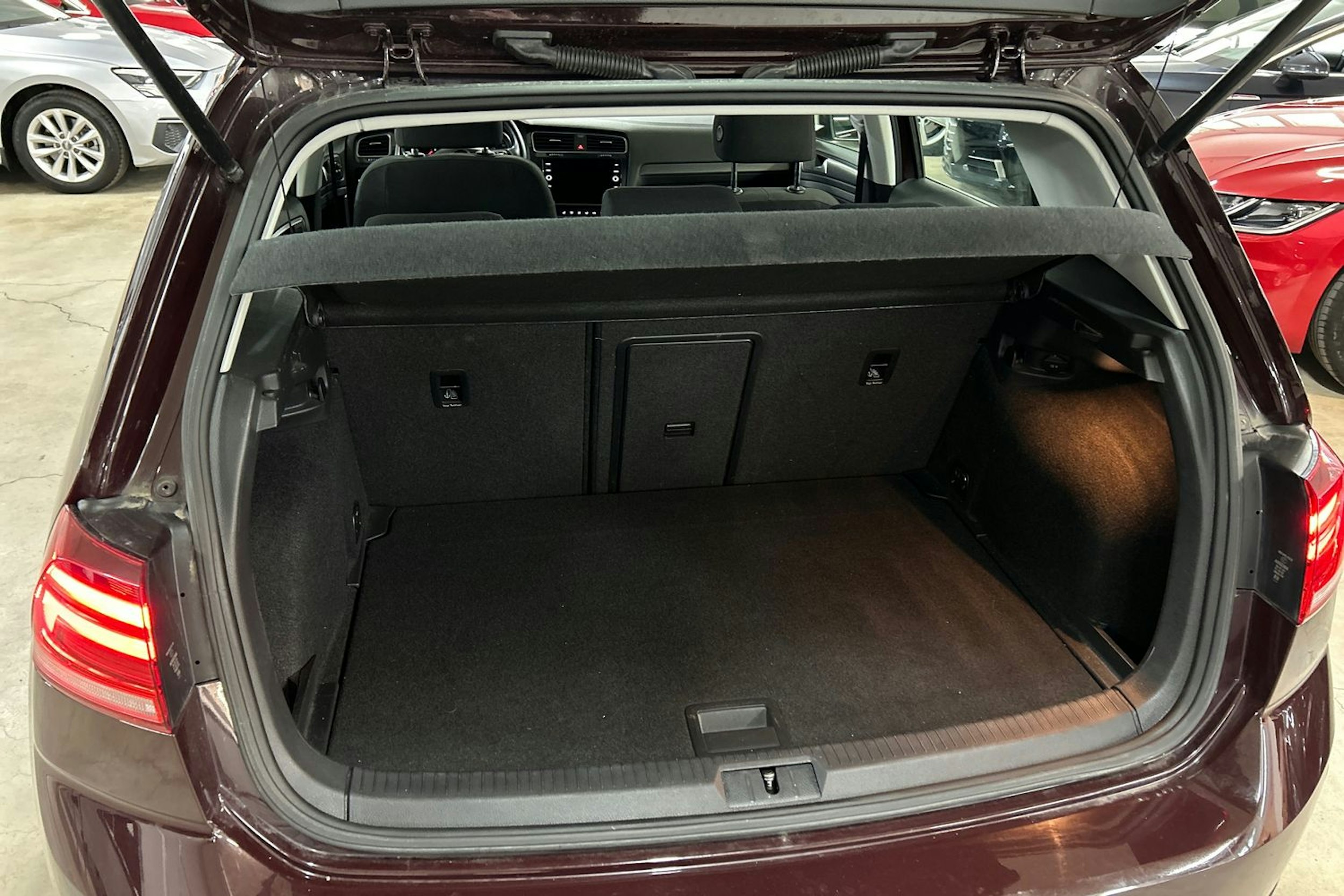 Musta Volkswagen GOLF 2018 kuva 14.