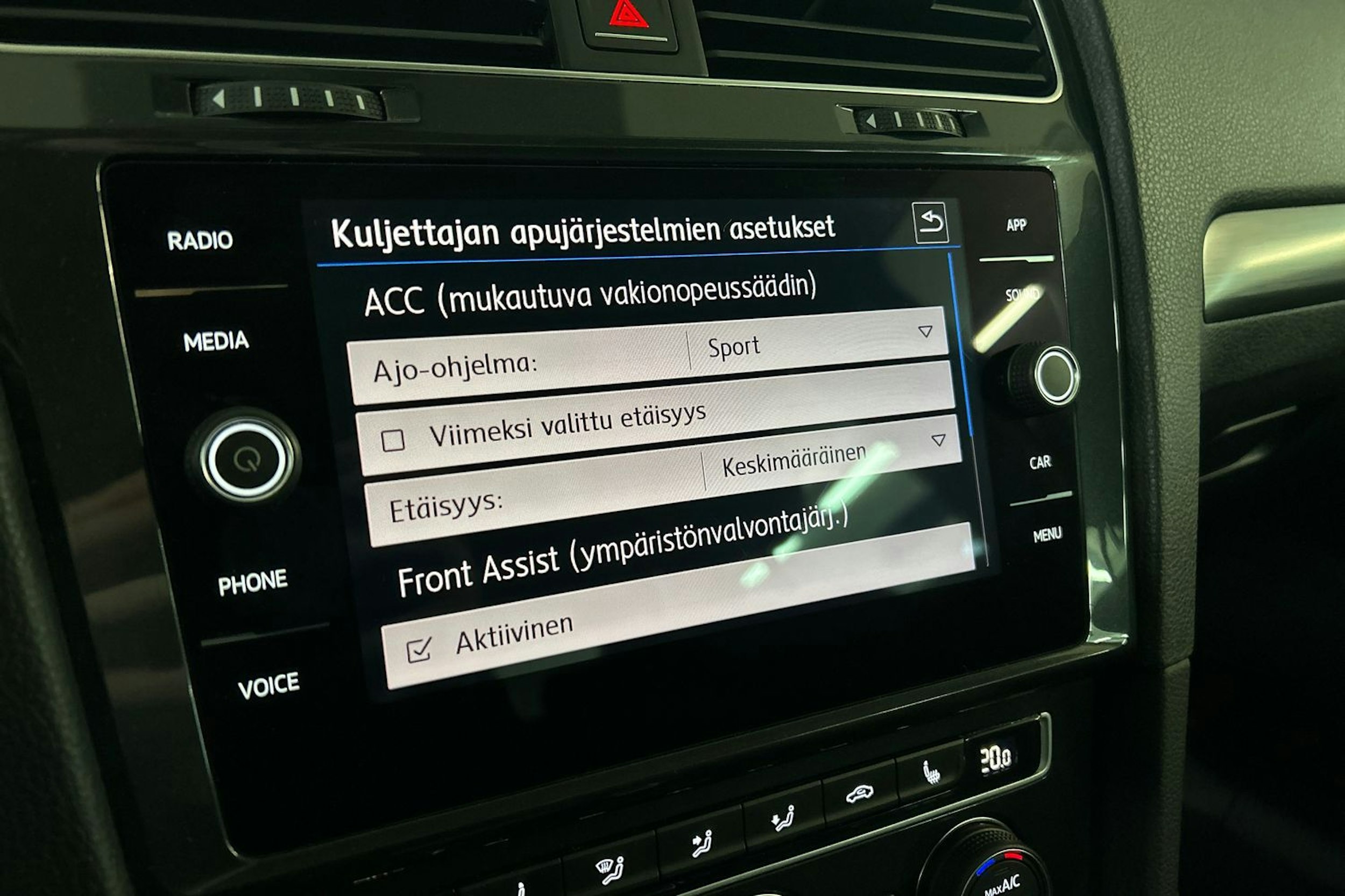 Musta Volkswagen GOLF 2018 kuva 20.
