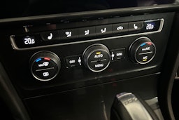 Musta Volkswagen GOLF 2018 kuva 23.
