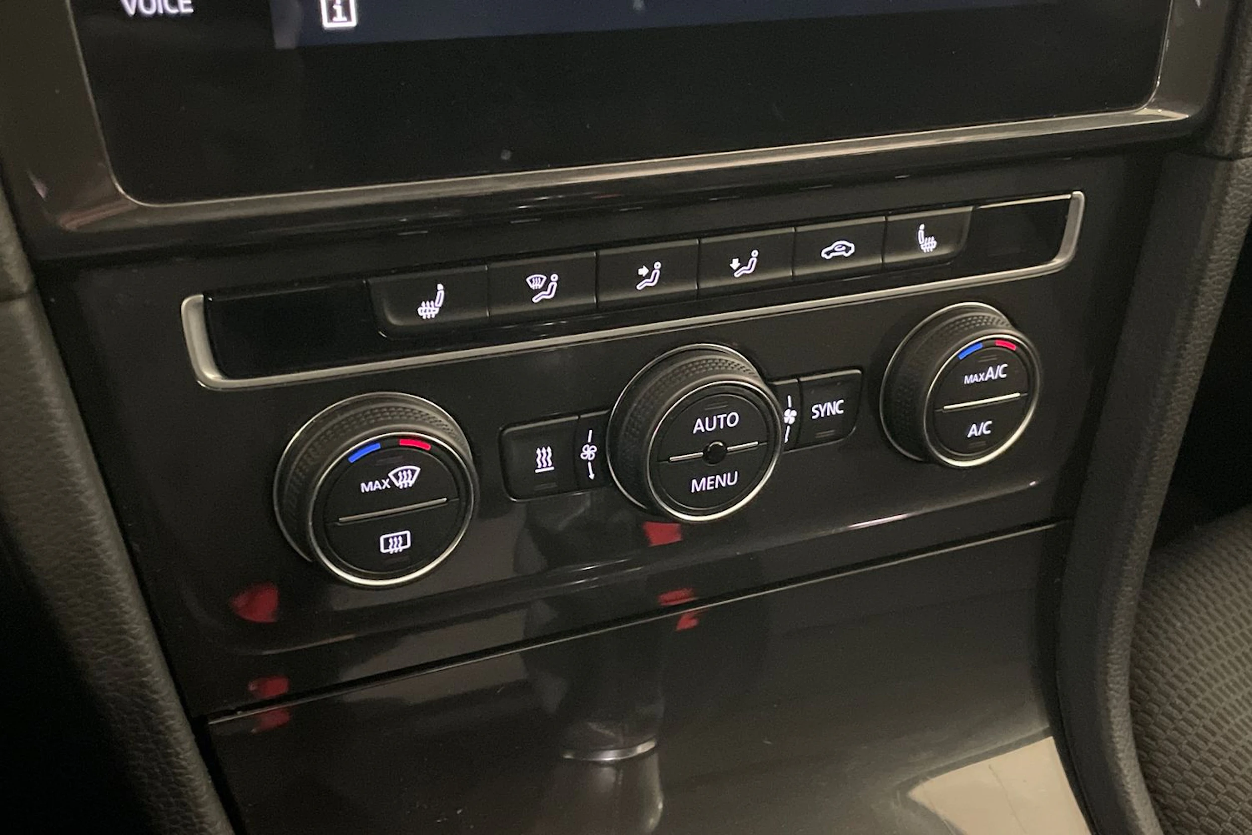 musta Volkswagen Golf 2018 kuva 12.