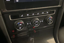 musta Volkswagen Golf 2018 kuva 12.