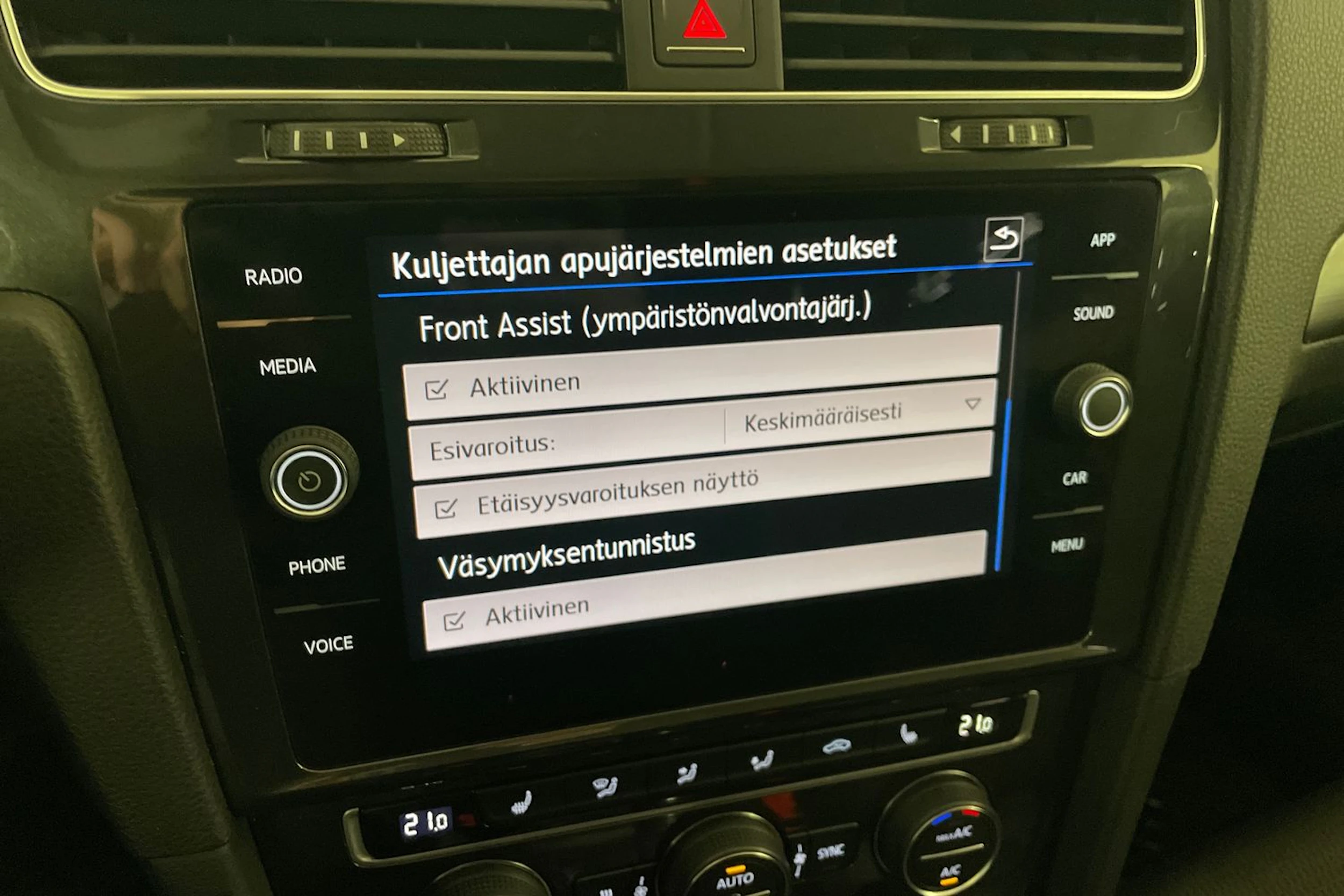 musta Volkswagen Golf 2018 kuva 14.