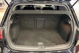 musta Volkswagen Golf 2018 kuva 17.