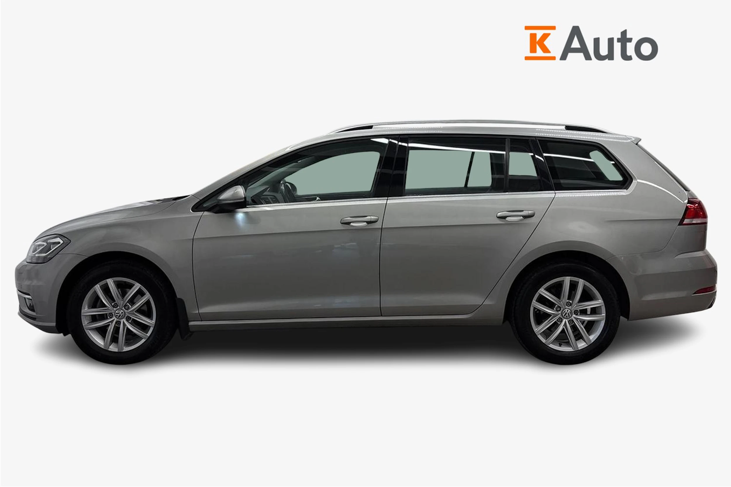 harmaa Volkswagen Golf 2019 kuva 7.