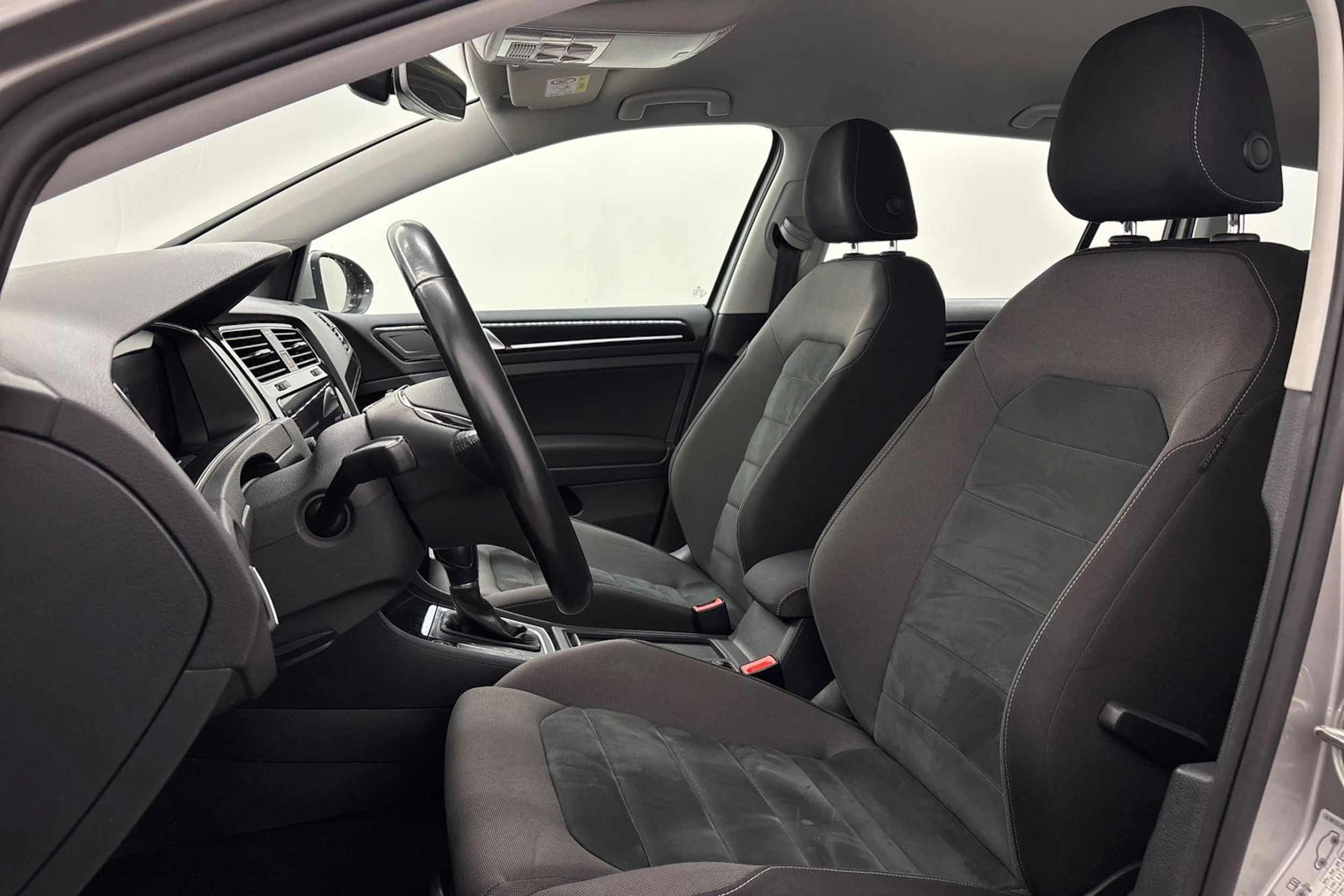 harmaa Volkswagen Golf 2019 kuva 15.