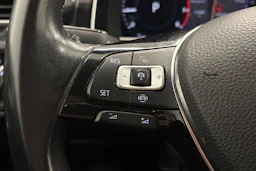 harmaa Volkswagen Golf 2019 kuva 17.