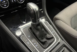 harmaa Volkswagen Golf 2019 kuva 26.