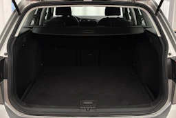 harmaa Volkswagen Golf 2019 kuva 27.