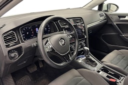 Valkoinen Volkswagen GOLF 2019 kuva 3.