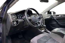 sininen Volkswagen Golf 2019 kuva 6.