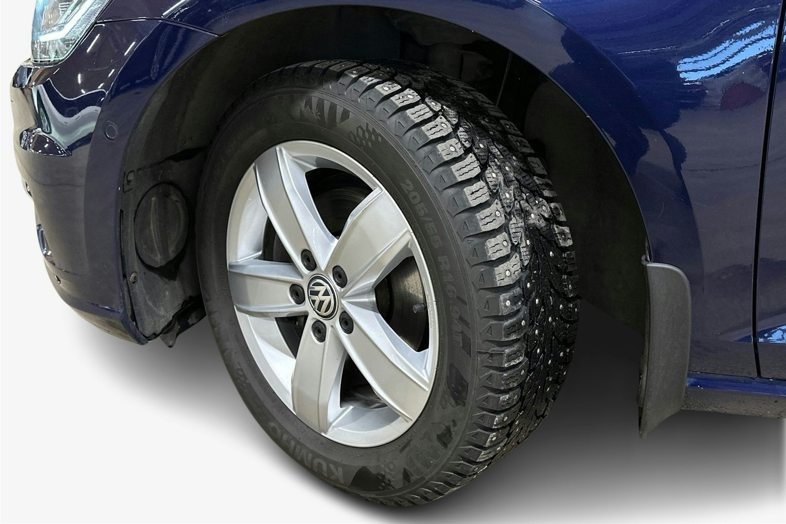 sininen Volkswagen Golf 2019 kuva 9.